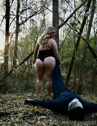 richhearted Nakenläckor OnlyFans Foto 9