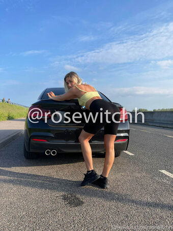 rosewitchh Nakenläckor OnlyFans Foto 31