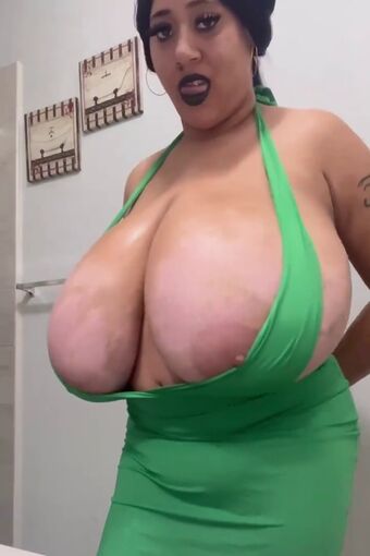 Roxi Red