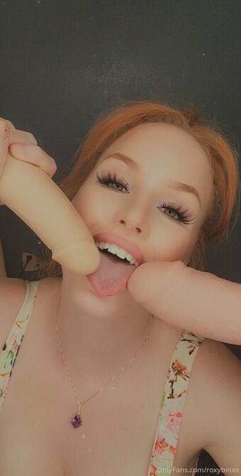 roxybinxx Nakenläckor OnlyFans Foto 1