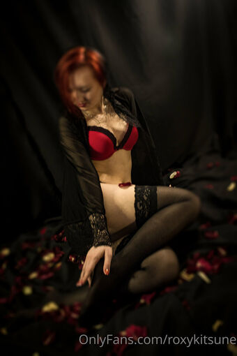 roxykitsune Nakenläckor OnlyFans Foto 15
