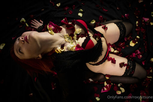 roxykitsune Nakenläckor OnlyFans Foto 20