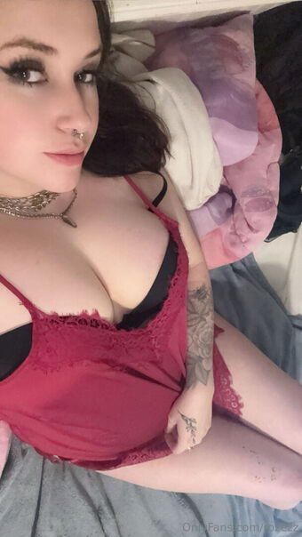 rozezz Nakenläckor OnlyFans Foto 10