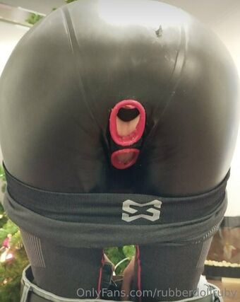 rubberdollruby Nakenläckor OnlyFans Foto 15
