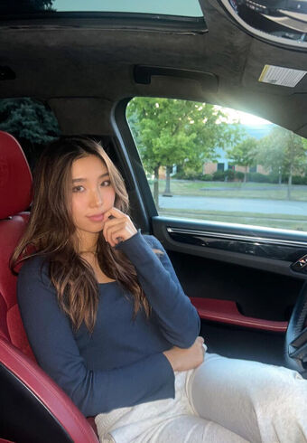 Ruby Eum Nakenläckor OnlyFans Foto 5