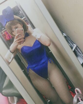 Ruby Runeheart Nakenläckor OnlyFans Foto 2