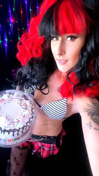 Ruby Starling Nakenläckor OnlyFans Foto 7