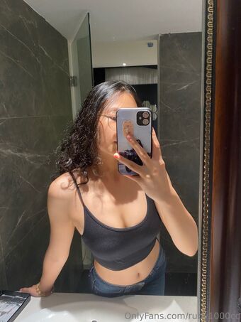 ruby1000cc Nakenläckor OnlyFans Foto 10