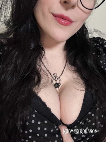 RubyRousson Nakenläckor OnlyFans Foto 19