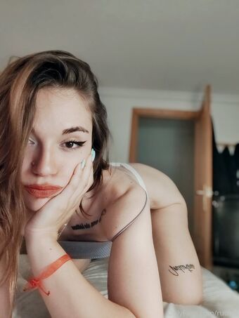 ruubi2 Nakenläckor OnlyFans Foto 15