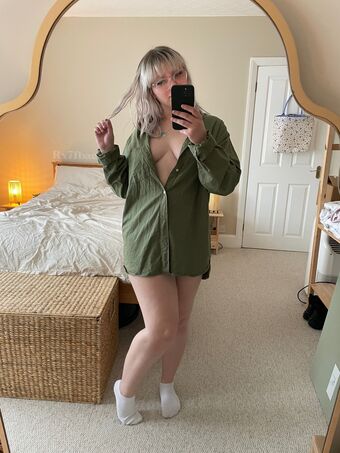 RX7FBae Nakenläckor OnlyFans Foto 9