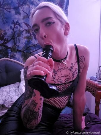 Ryleerunk Nakenläckor OnlyFans Foto 24