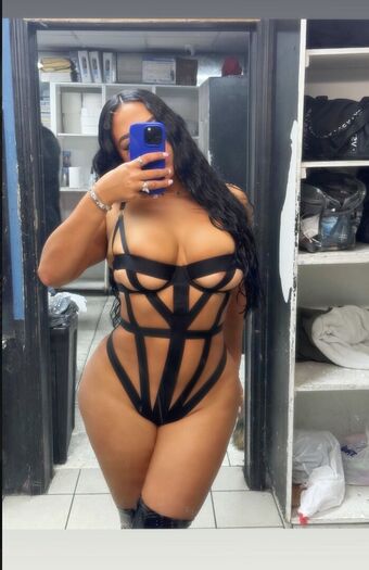 s2wavvvyyyy Nakenläckor OnlyFans Foto 1