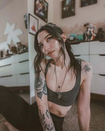 sailorbeeee Nakenläckor OnlyFans Foto 2