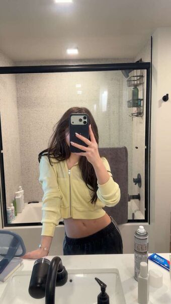 Sakura Shymko Nakenläckor OnlyFans Foto 140