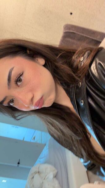 Sakura Shymko Nakenläckor OnlyFans Foto 145