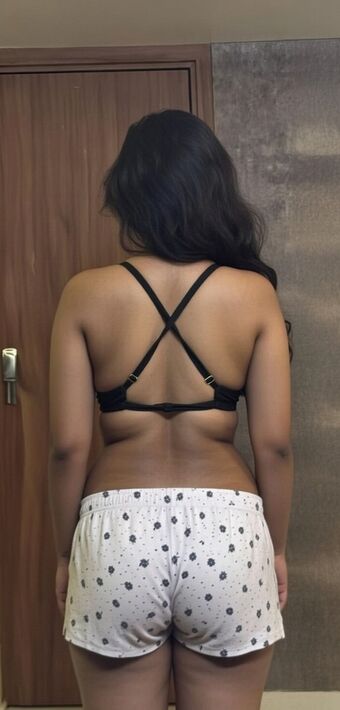 Saloni Singh Nakenläckor OnlyFans Foto 9