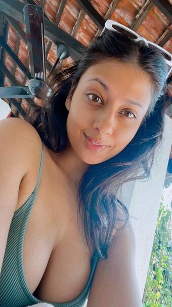 Sameea Bangera Nakenläckor OnlyFans Foto 17