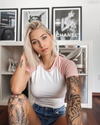 Sandra Peterhoff Nakenläckor OnlyFans Foto 1