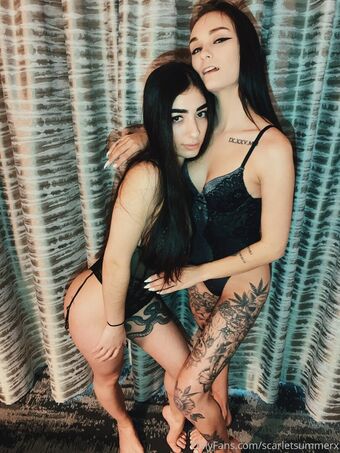scarletsummerx Nakenläckor OnlyFans Foto 4