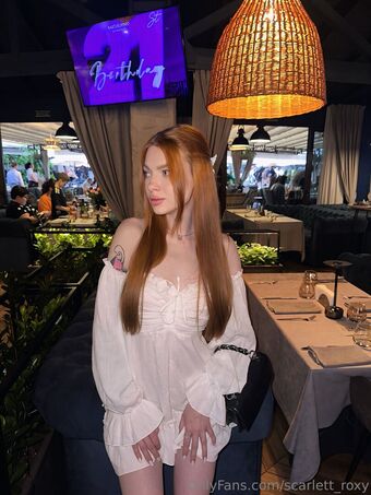 scarlett_roxy Nakenläckor OnlyFans Foto 7