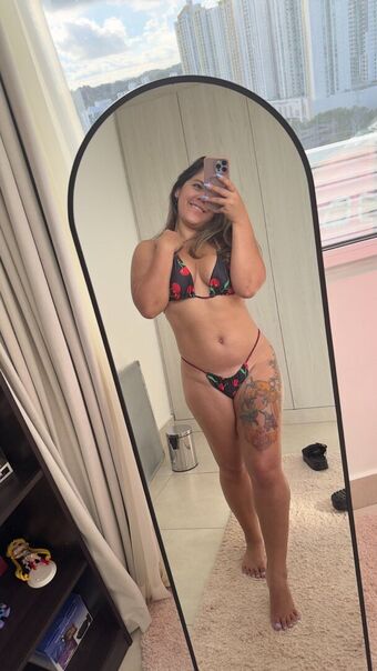 Selene Cherry Nakenläckor OnlyFans Foto 15