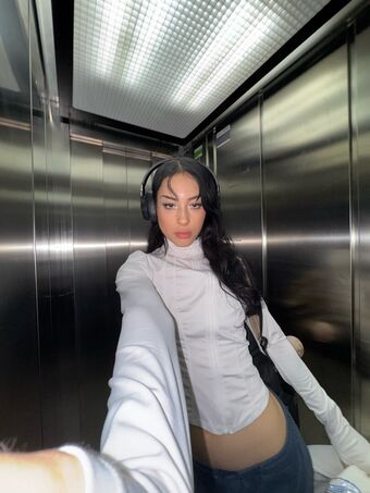 selfishara Nakenläckor OnlyFans Foto 37