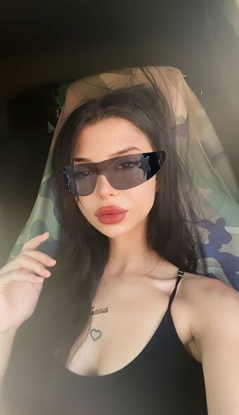 senamia11 Nakenläckor OnlyFans Foto 1