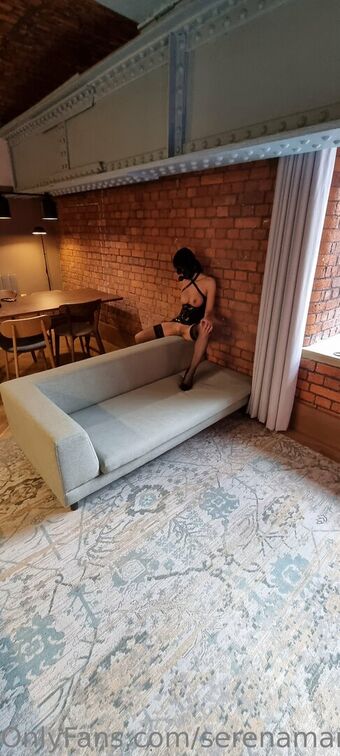 Serena Mann Nakenläckor OnlyFans Foto 6