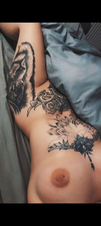 Shell Rose Nakenläckor OnlyFans Foto 8