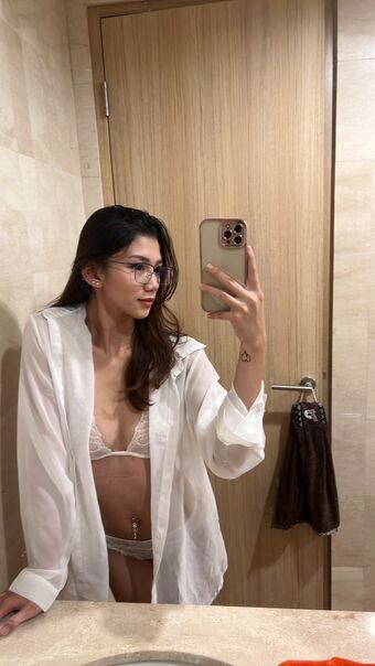 Shinta Khyuliang Nakenläckor OnlyFans Foto 23