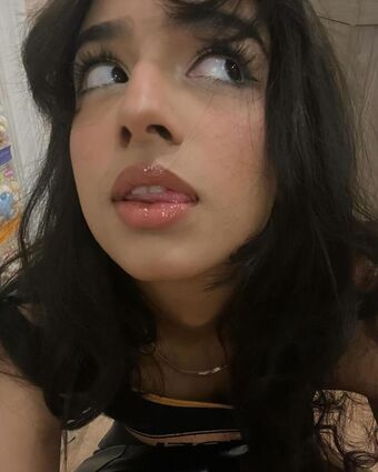 Sia Kumar Nakenläckor OnlyFans Foto 5