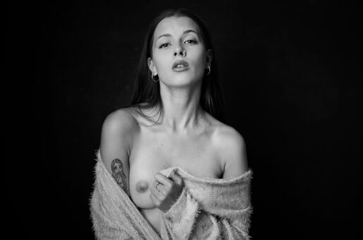 Similunea Nakenläckor OnlyFans Foto 1