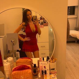 Simone Goodall Nakenläckor OnlyFans Foto 49