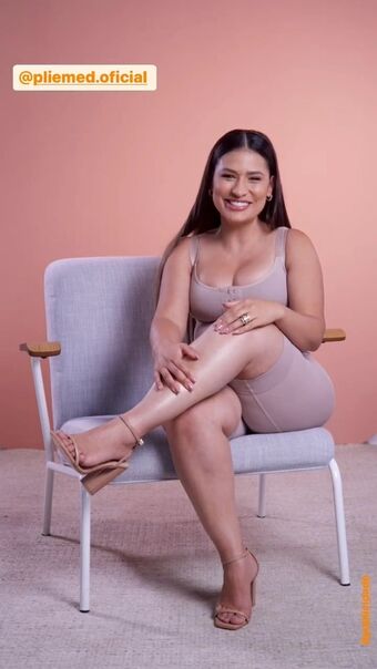 Simone Mendes Nakenläckor OnlyFans Foto 6