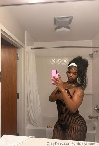 sinfulsymone2 Nakenläckor OnlyFans Foto 2