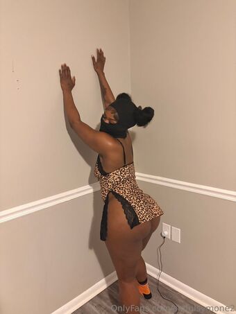sinfulsymone2 Nakenläckor OnlyFans Foto 12