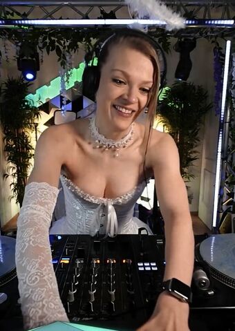 Sintica Nakenläckor OnlyFans Foto 69