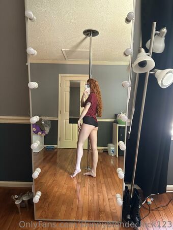 skinnyblondechick123