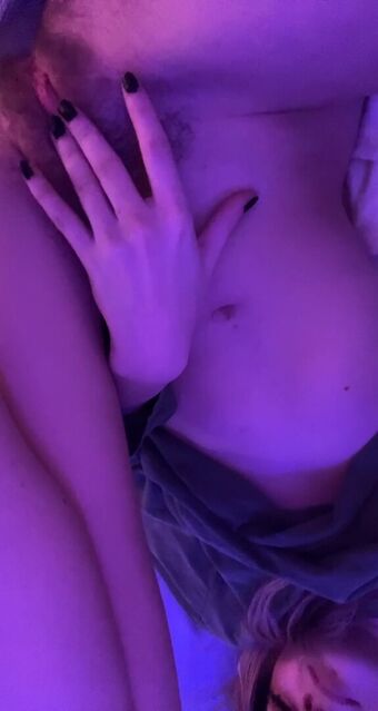 slankemow Nakenläckor OnlyFans Foto 14