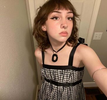smallwoundedfawn Nakenläckor OnlyFans Foto 10