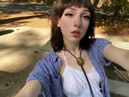 smallwoundedfawn Nakenläckor OnlyFans Foto 11