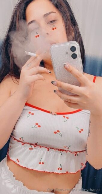 smokeythacat Nakenläckor OnlyFans Foto 20