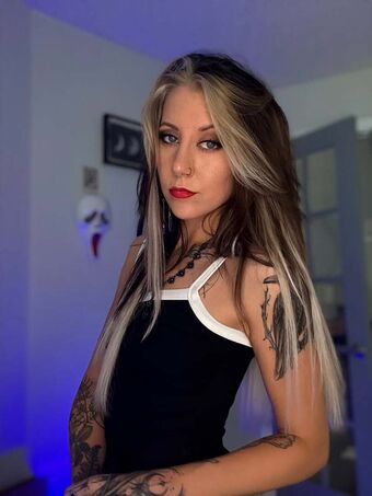 Snerixx Nakenläckor OnlyFans Foto 17