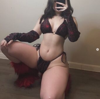 snowluxe Nakenläckor OnlyFans Foto 8