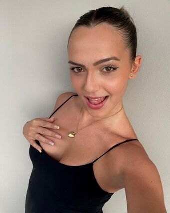 Sofia Cerio Nakenläckor OnlyFans Foto 3