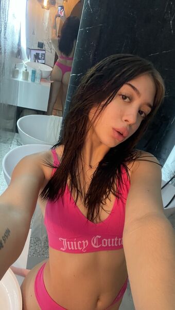 Soft Ki Nakenläckor OnlyFans Foto 3