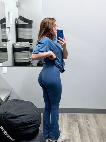 Softsupplesad Nakenläckor OnlyFans Foto 6