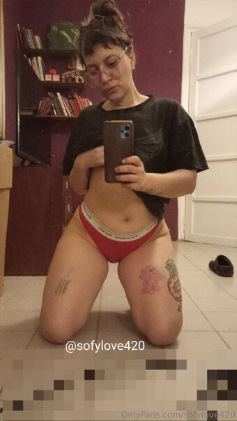 sofylove420 Nakenläckor OnlyFans Foto 13