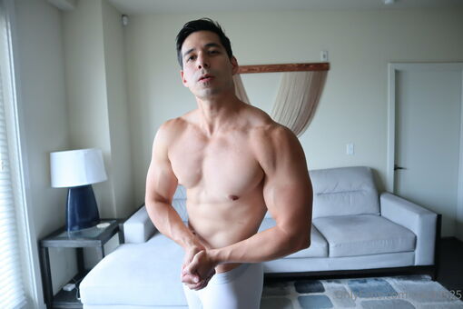solid3525 Nakenläckor OnlyFans Foto 5